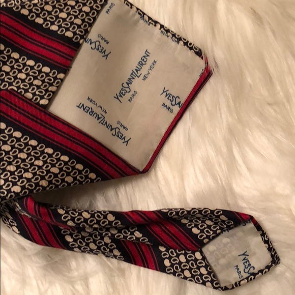 Yves Saint Laurent Men’s Silk Tie - Picture 4 of 8